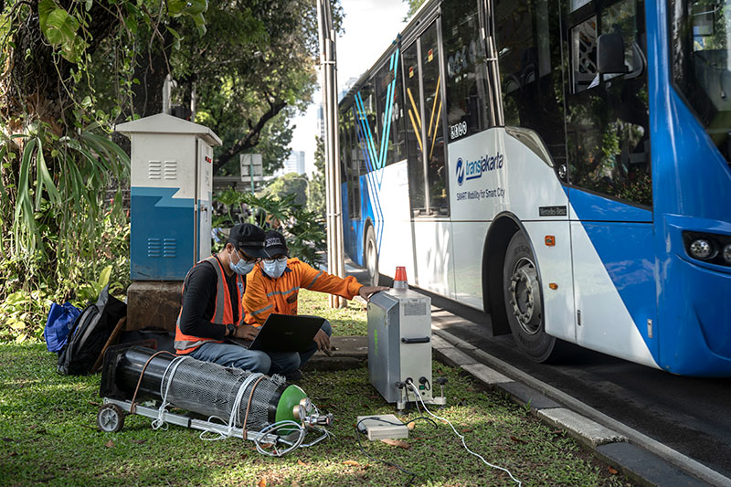 Evaluation of real-world vehicle emissions and standards in Jakarta 